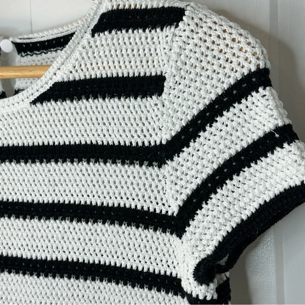 Talbots Petite Black & White Knit Short Sleeve Top - Picture 5 of 10